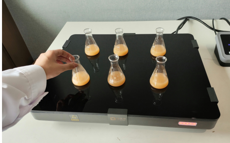 實(shí)驗(yàn)電熱板